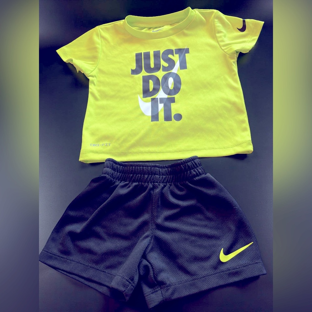 Nike Toddler Dri-Fit T-Shirt & Shorts Set 12M